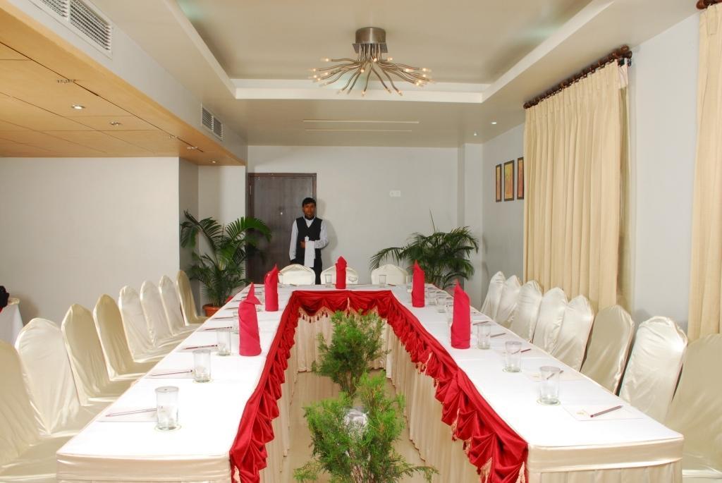 古瓦哈提 Kiranshree Portico酒店 外观 照片