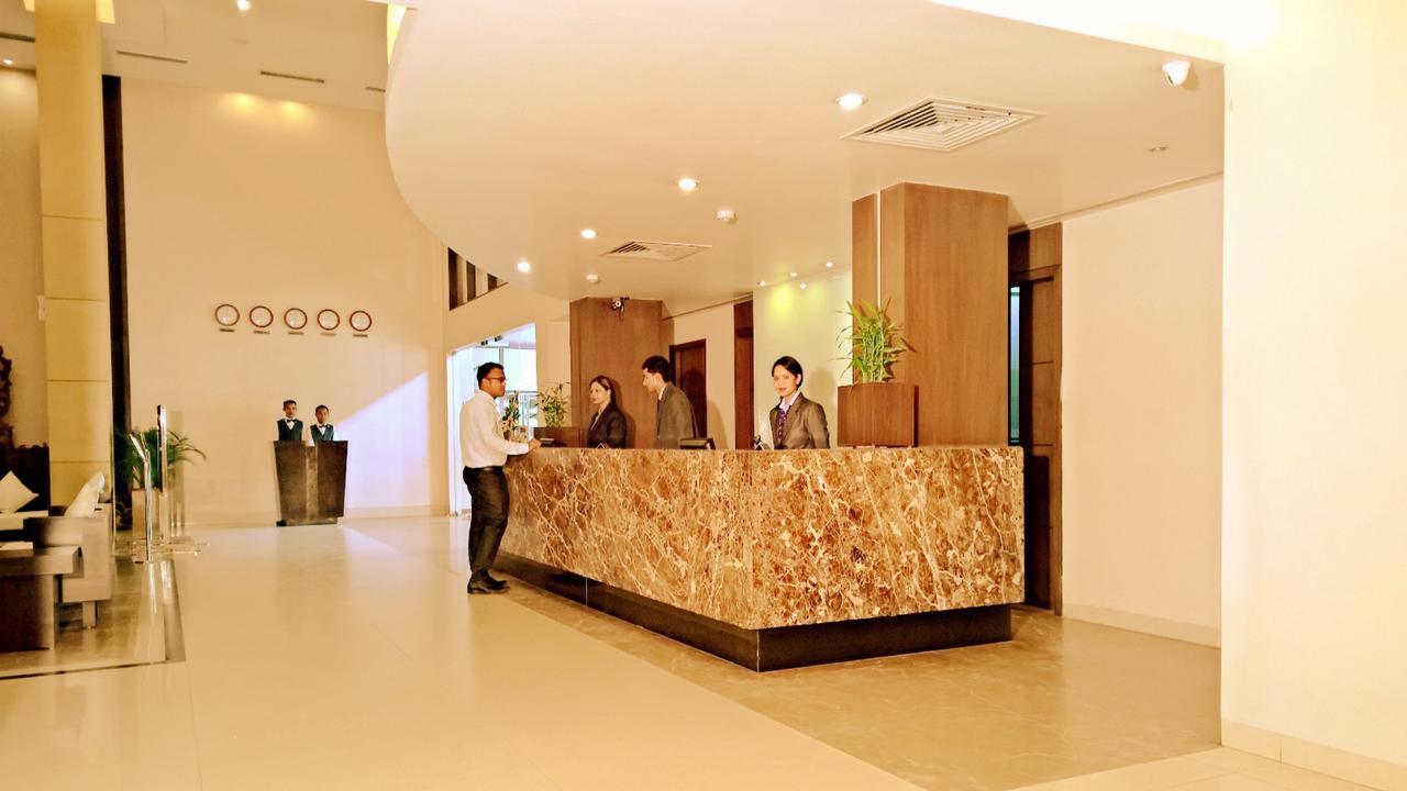 古瓦哈提 Kiranshree Portico酒店 外观 照片